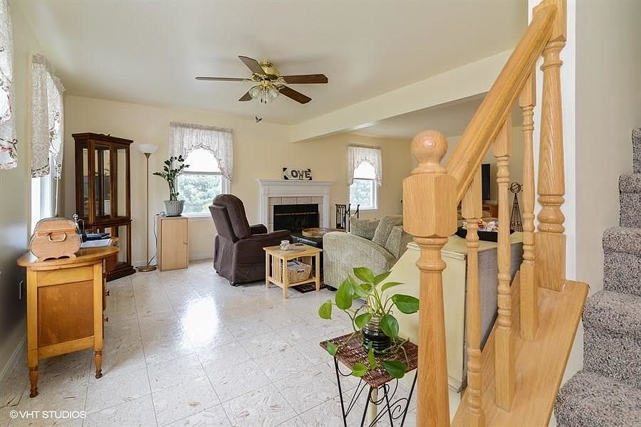 21 Laudone Dr, Bradford, RI 02808 Zillow