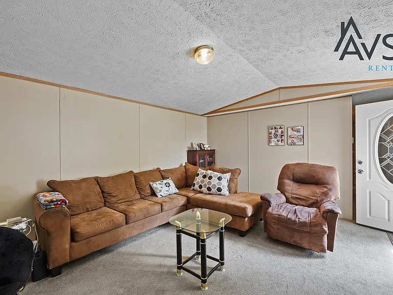 398 Volliedale Dr — Photo 4