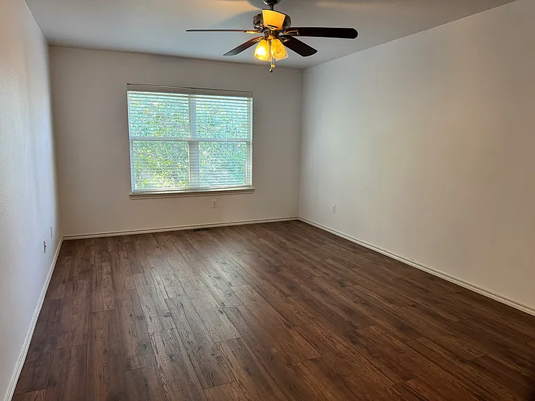 244 Turnberry Ln — Photo 19