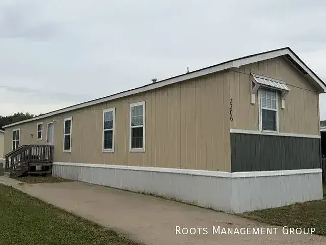 3 Bed 2 Bath Home Available for Lease at Cedar Creek - Apply Now! — Photo 2