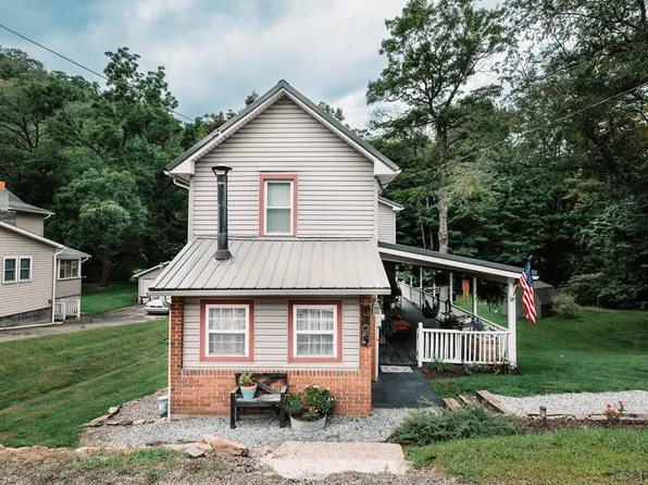 1795 Soap Hollow Rd, Johnstown, PA 15905