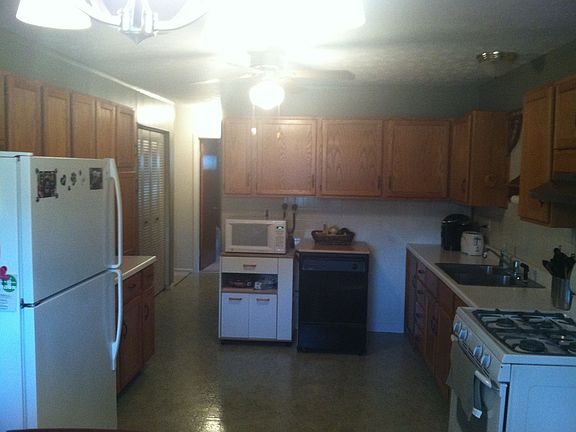 4th image of 9496 Nita Ln