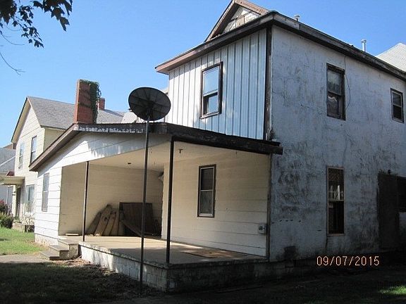 3rd image of 215 N B St