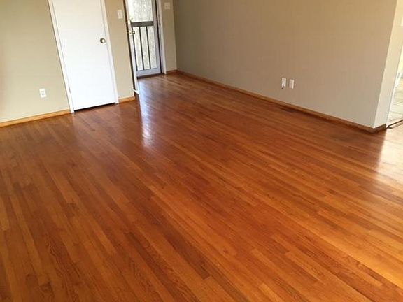 3rd image of 5695 Barclay Ave