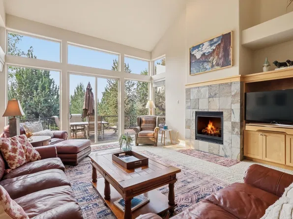 10614 Village Loop, Redmond, OR 97756