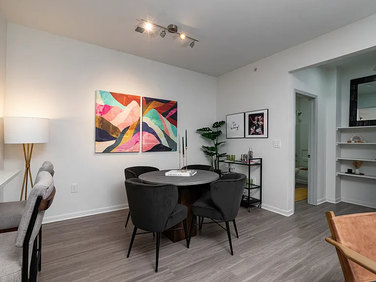 Aventura Falcon Valley — Photo 20