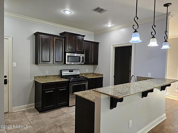 5th image of 406 Wisteria Bend Cir