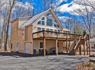 331 Arapaho Dr, Pocono Lake, PA 18347