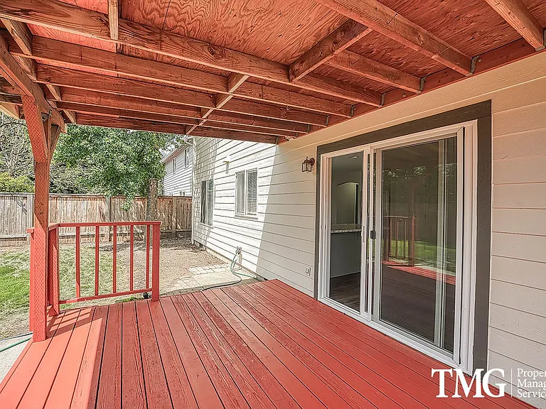 17015 NE 31st Way — Photo 24
