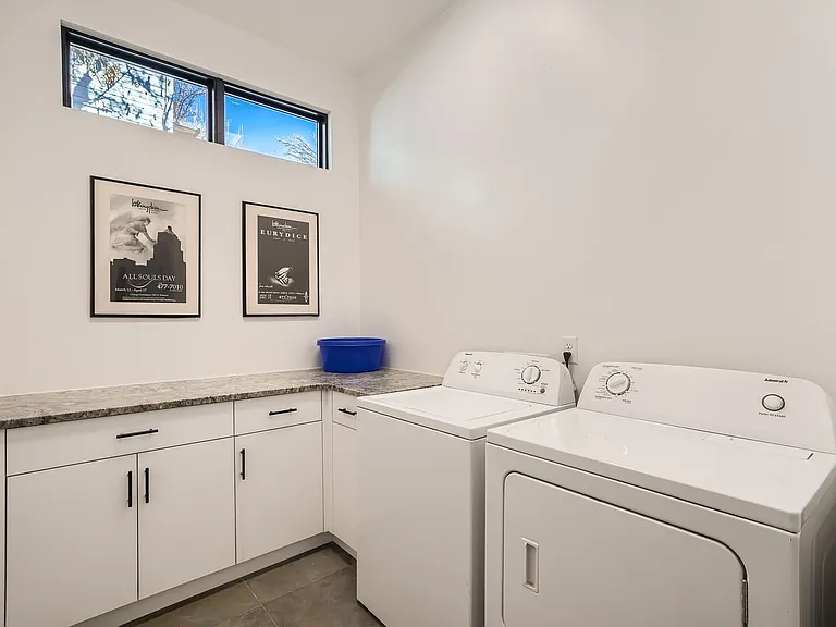 824 La Farge Ave — Photo 24