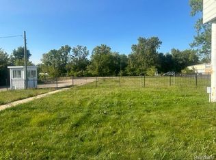 4028 W Pierson Rd, Flint, MI 48504