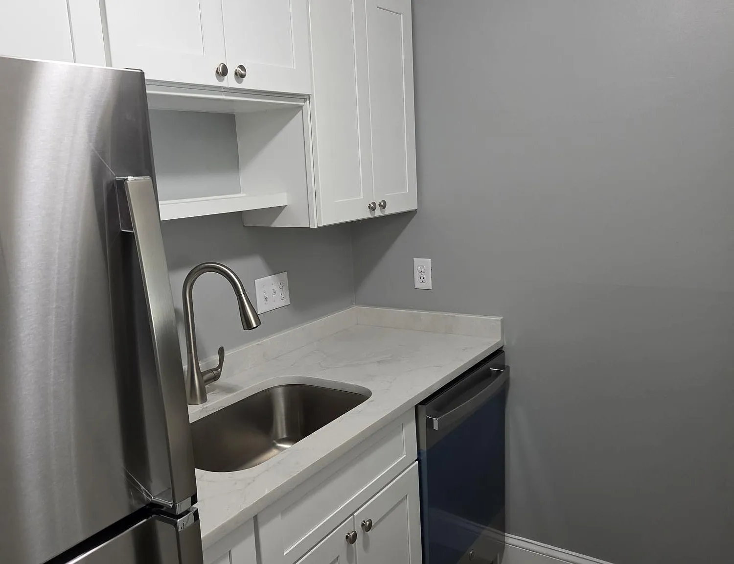 1 bed, 705 sqft, $2,100 — Photo 3