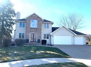35 Victoria Ct, Oshkosh, WI 54902