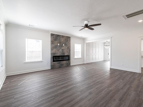 4th image of 360 Country Glen Ave