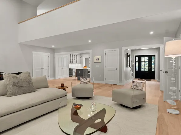 4 Thrushwood Ln, Great Barrington, MA 01230