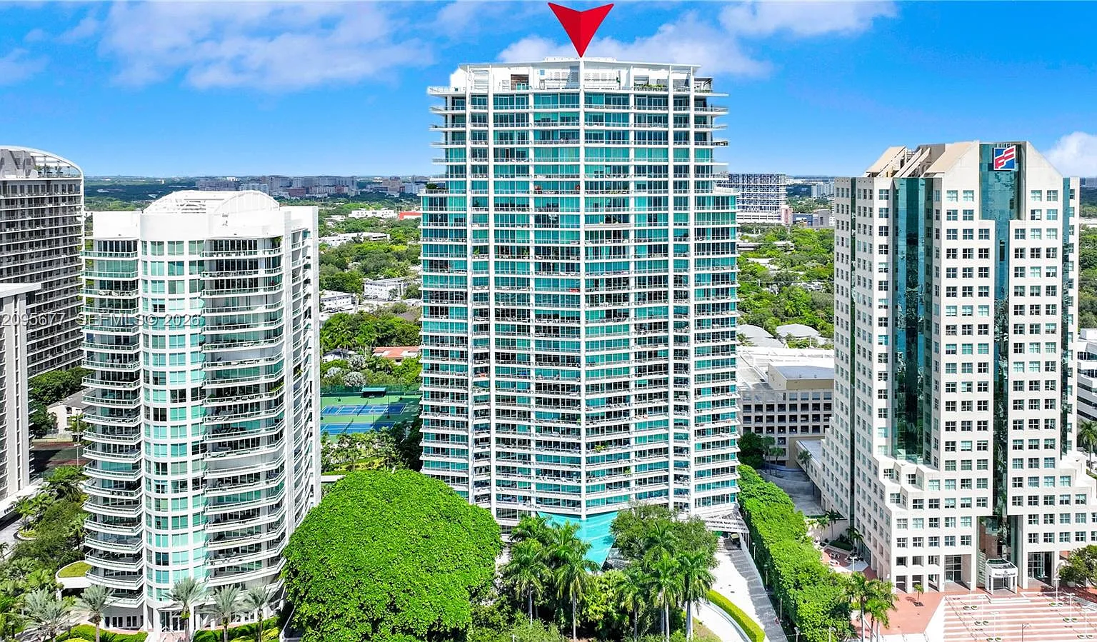 2627 S Bayshore Dr — Photo 2
