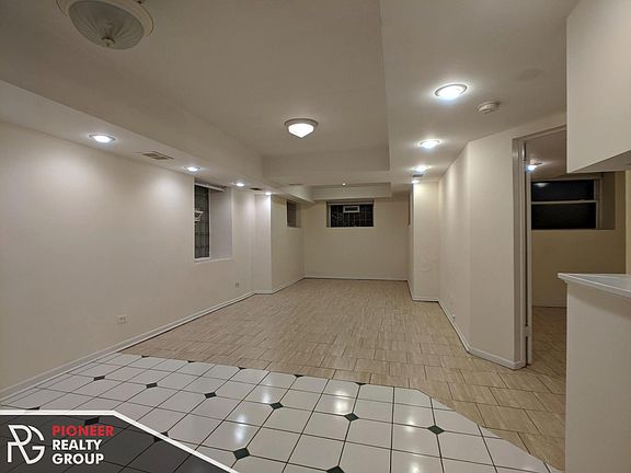 3rd image of 5051 N Damen Ave #G