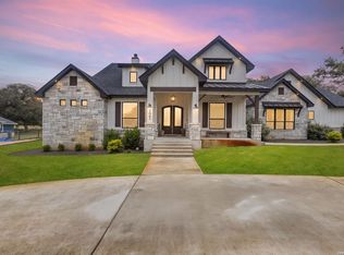121 N TRANQUILITY DR, La Vernia, TX 78121