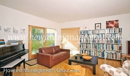 1st image of 1811 Oak St APT 4