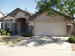 2843 E Pryor Dr, Fresno, CA