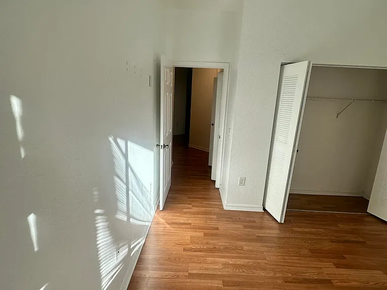 220 Crestwood Cir #106 — Photo 23