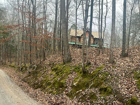 2nd image of 978 Manchester Dr