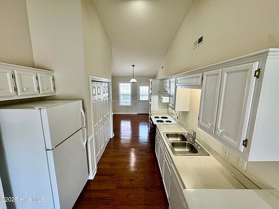4th image of 1413 Joel Dr #B