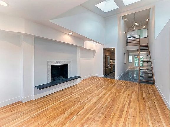 4th image of 140 Atlantic Ave