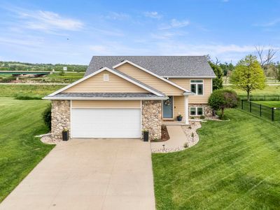 728 Prairie Blvd, Dakota Dunes, SD, 57049