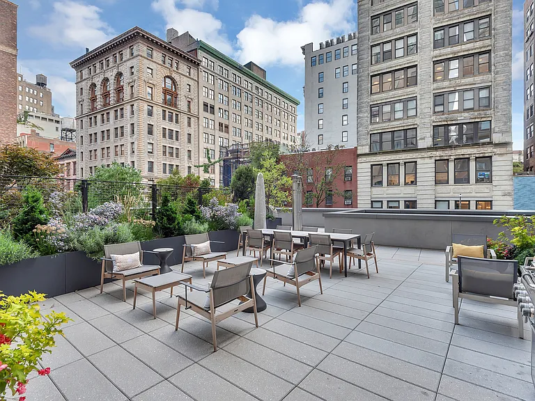21 E 12th St #9A — Photo 5