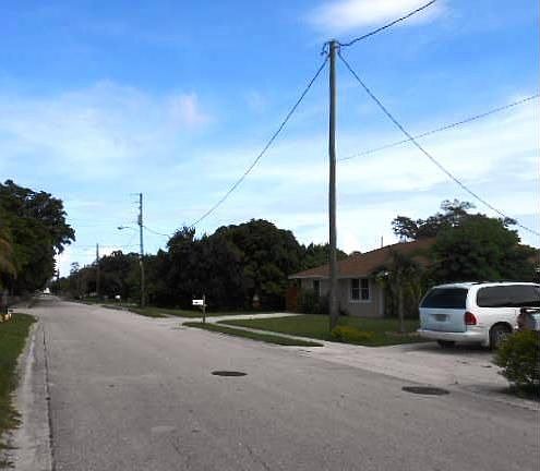 4th image of 3723 Oswego Ave