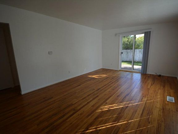 2nd image of 549 Foster Dr