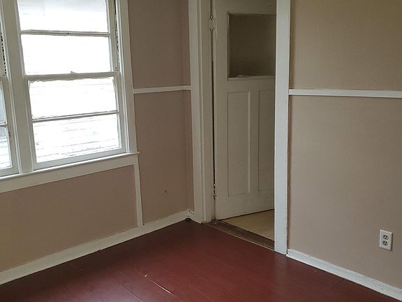 5th image of 2218 Onzaga St