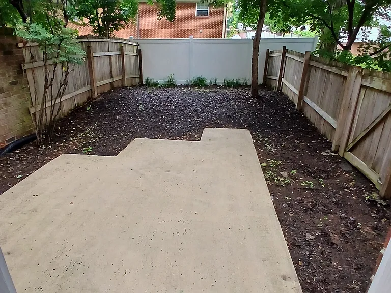 137 Sharon Dr NE — Photo 5