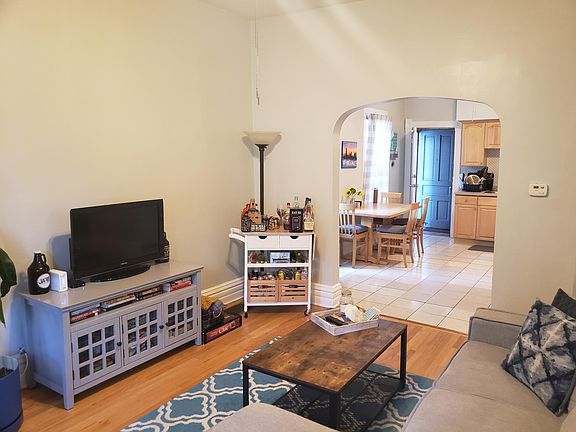 3rd image of 2536 W Shakespeare Ave
