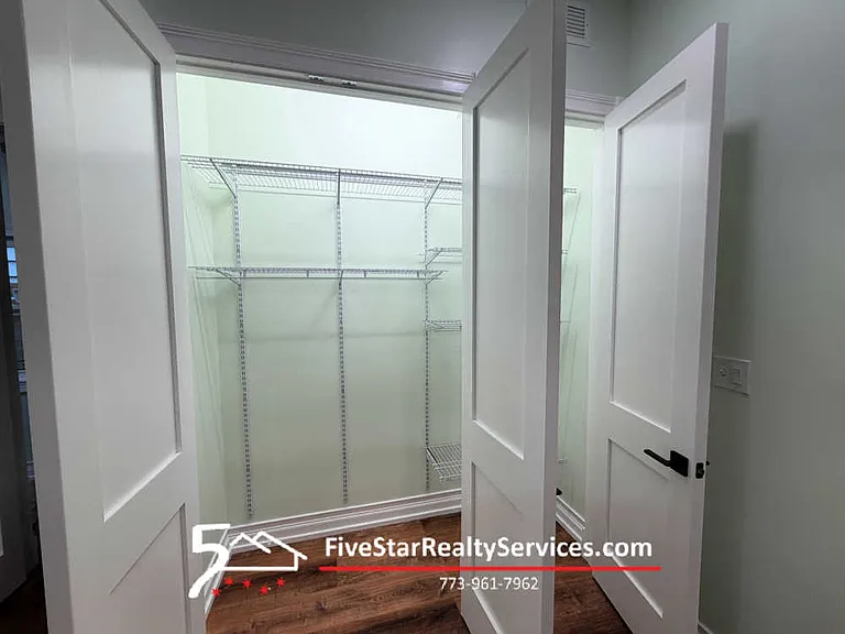 4635 N Clark St #1 — Photo 6