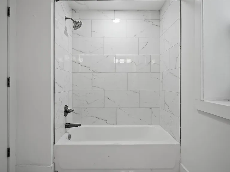 Westwill Apartments Midtown — Photo 40
