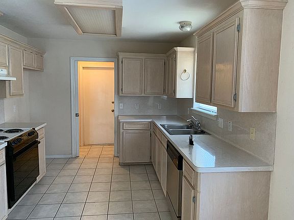 4th image of 7114 Cano Ln