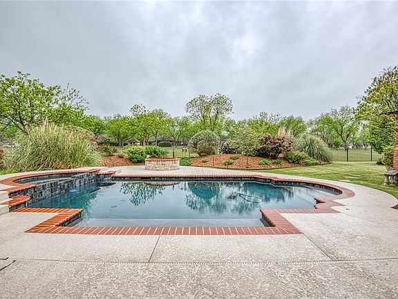 4th image of 5807 Nutcracker Dr
