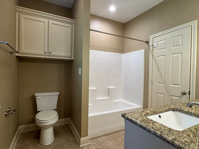 9100 Shadow Oak Dr — Photo 22