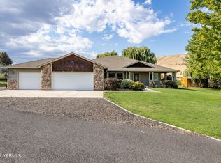 55 Spring Hill Ln, Selah, WA 98942