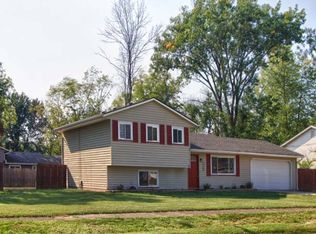 714 Oakwood Ave, Sheffield Lake, OH 44054