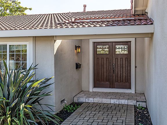 4th image of 972 Aster Ct