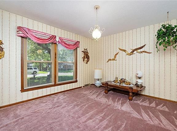 5th image of 4753 Lucille Ln