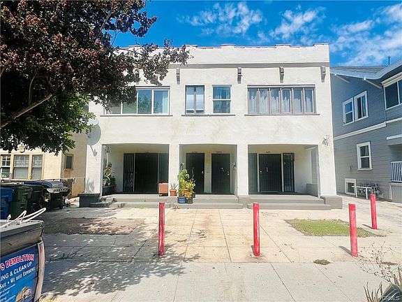 3rd image of 601 W 41st St #1/4
