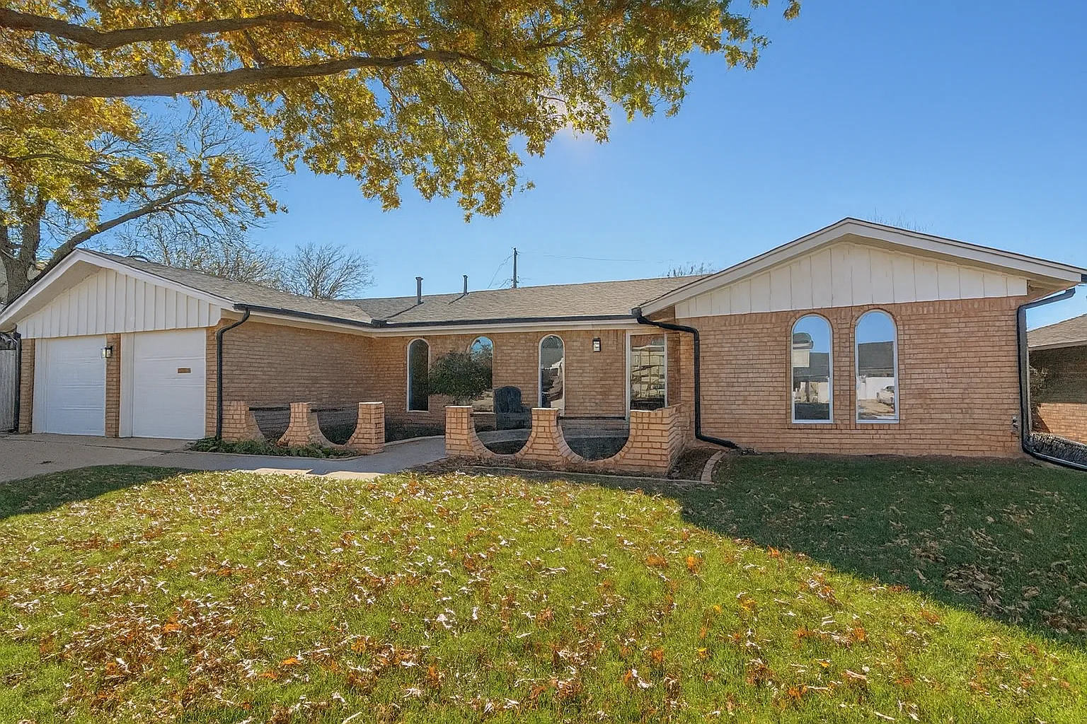 8705 Lakeaire Dr — Photo 1