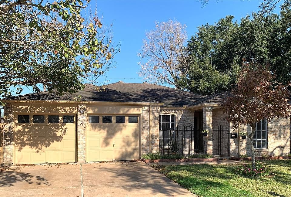 1st image of 9806 Rockhurst Dr