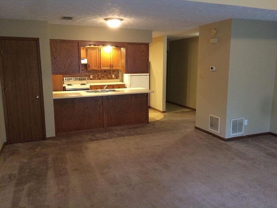 1st image of 1657 Foxhaven Ct APT 2