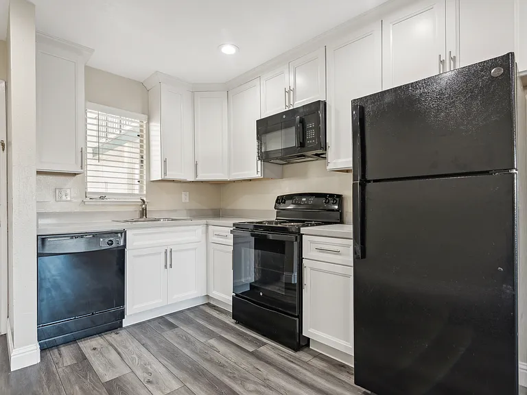 2732 Haste Street — Photo 26