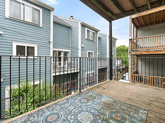 4th image of 180 Gold St #3